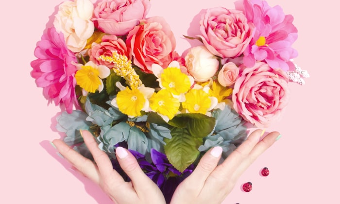 Flores solo porque sí — ramo primaveral en tonos rosa